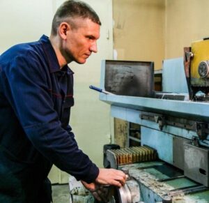 Токарное сверление отверстий большого диаметра